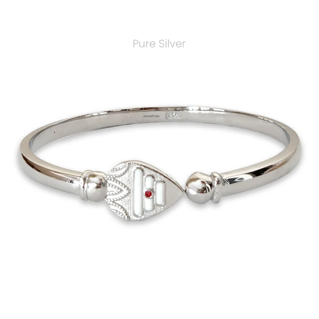 Features sacred Vel spear and silver ball design